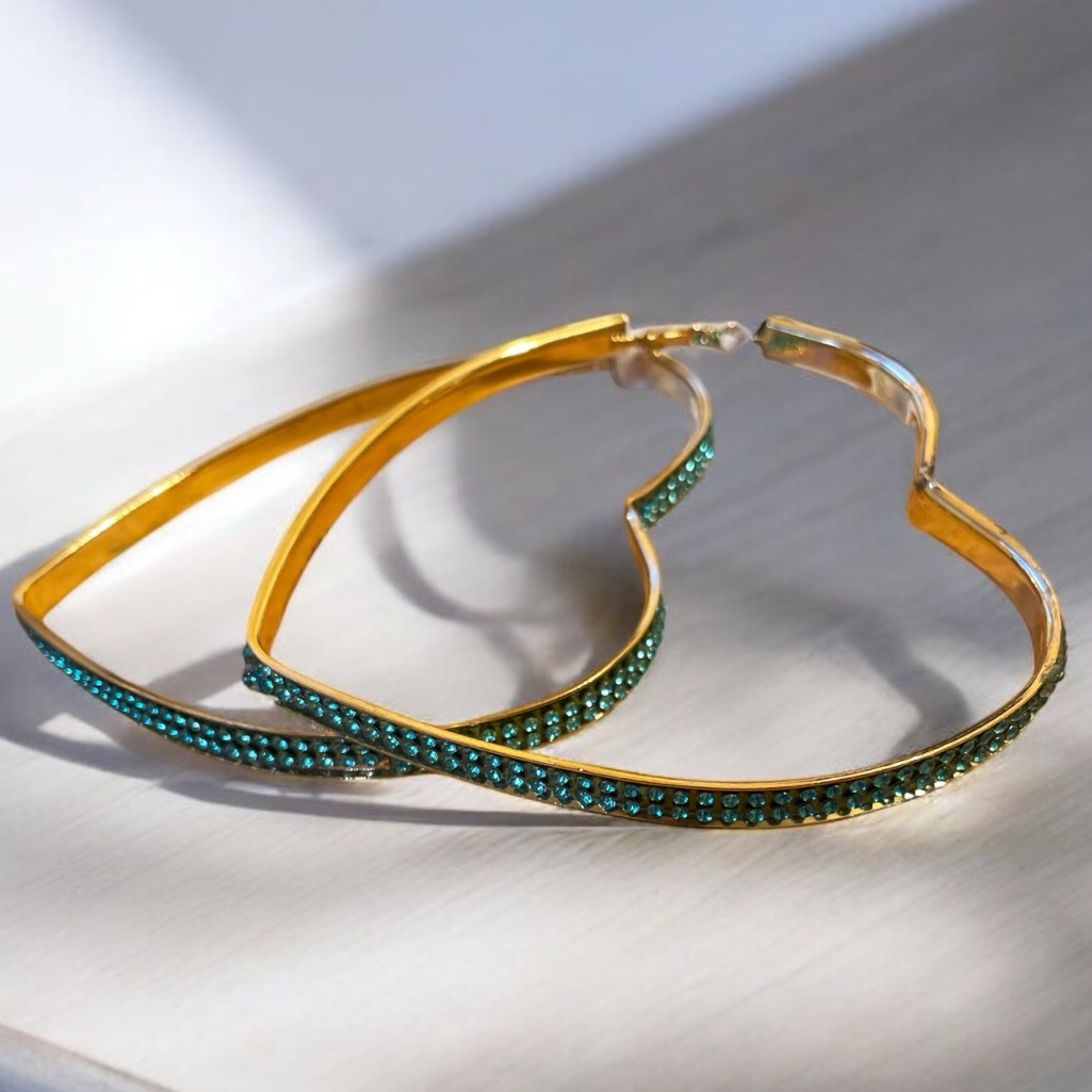 Chloe Accessories Large Heart Hoop Earrings Nwt 30$